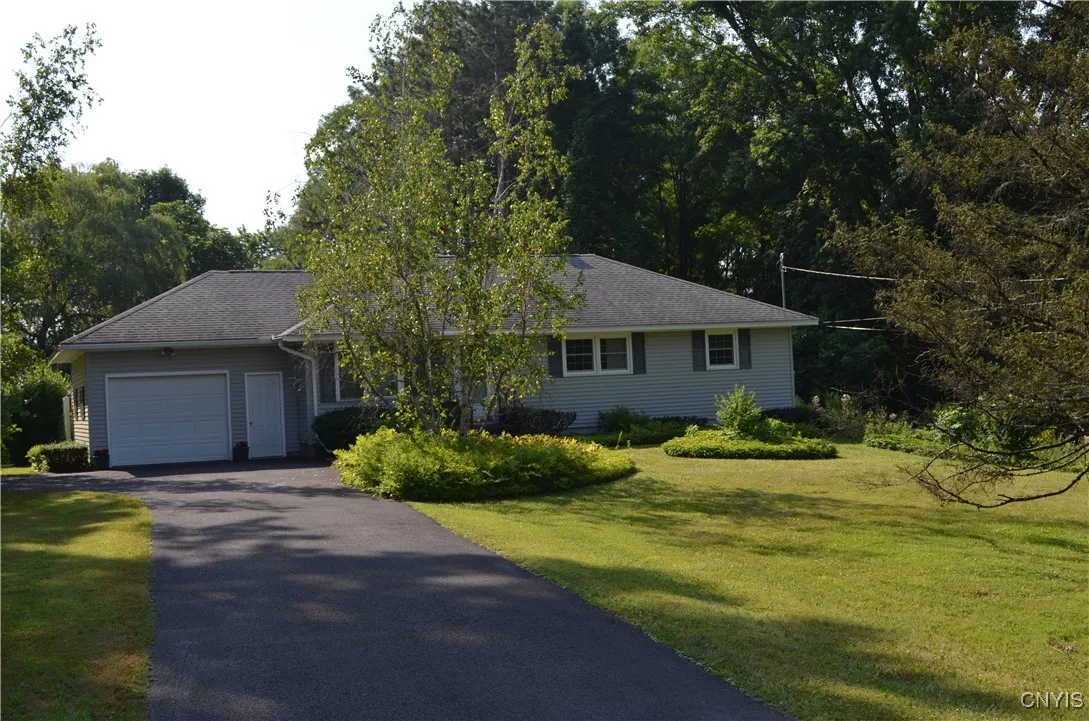 5414 Prescott, Deerfield, New York 13502, Deerfield, New York 13502, 3 Bedrooms Bedrooms, 7 Rooms Rooms,1 BathroomBathrooms,Residential,For Sale,5414 Prescott, Deerfield, New York 13502,S1627238