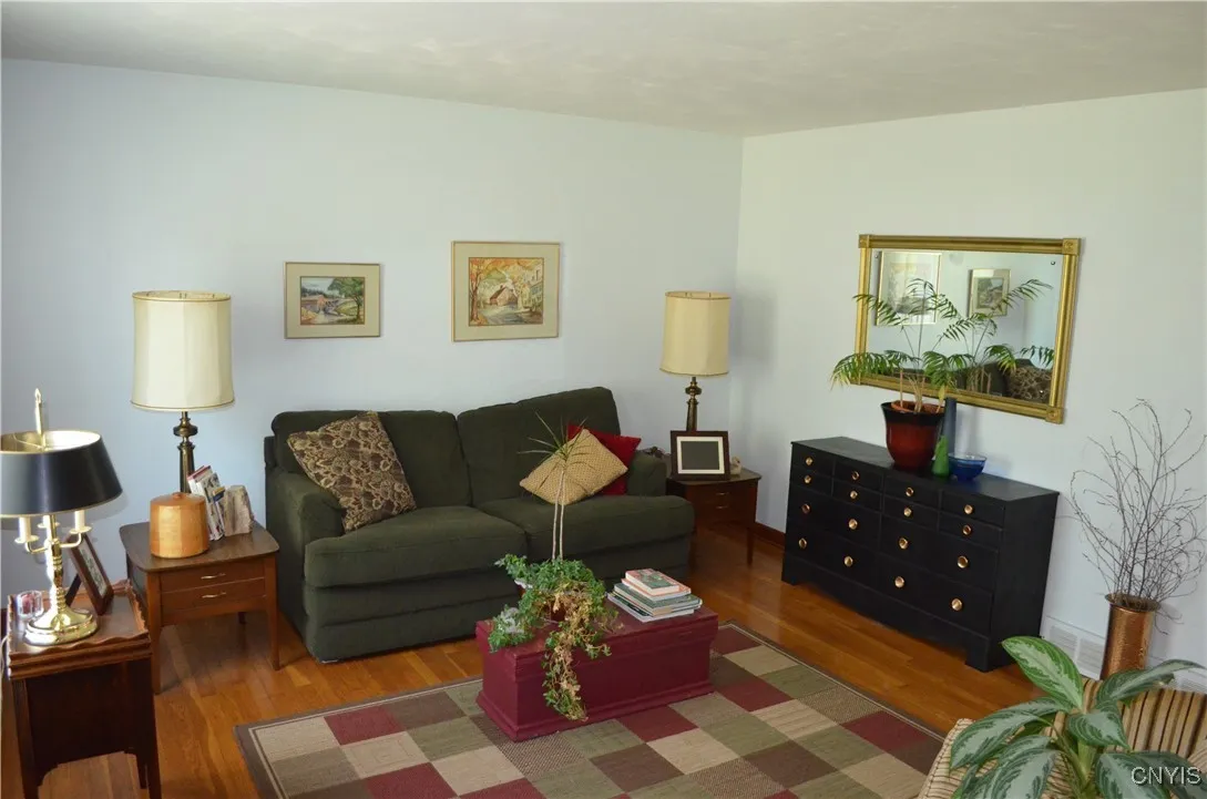 5414 Prescott, Deerfield, New York 13502, Deerfield, New York 13502, 3 Bedrooms Bedrooms, 7 Rooms Rooms,1 BathroomBathrooms,Residential,For Sale,5414 Prescott, Deerfield, New York 13502,S1627238