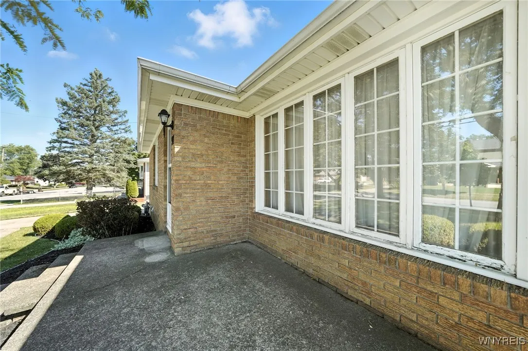 98 6th Ave, Lancaster, New York 14086, Lancaster, New York 14086, 3 Bedrooms Bedrooms, 5 Rooms Rooms,1 BathroomBathrooms,Residential,For Sale,98 6th Ave, Lancaster, New York 14086,B1632844