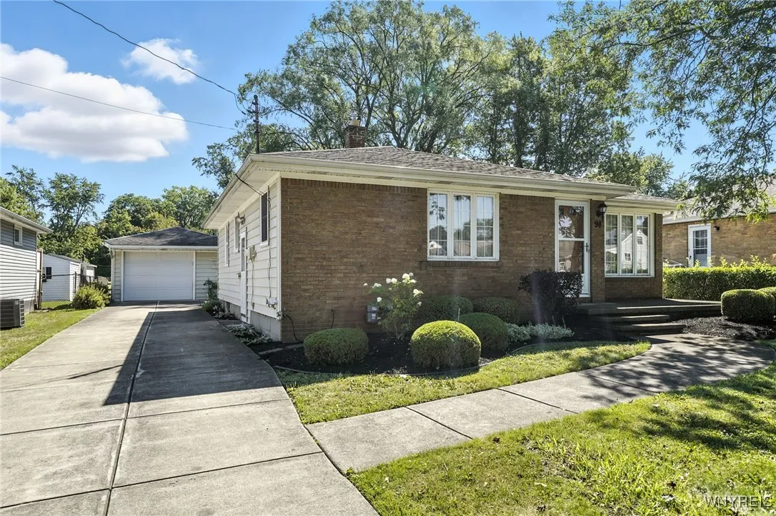 98 6th Ave, Lancaster, New York 14086, Lancaster, New York 14086, 3 Bedrooms Bedrooms, 5 Rooms Rooms,1 BathroomBathrooms,Residential,For Sale,98 6th Ave, Lancaster, New York 14086,B1632844