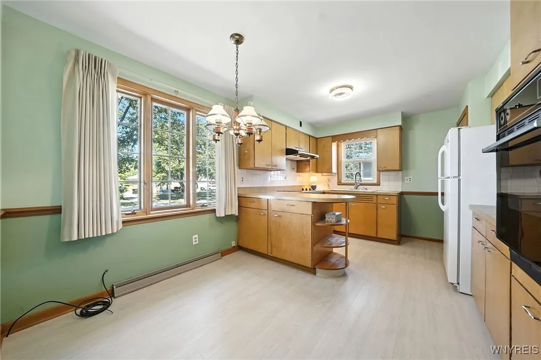 98 6th Ave, Lancaster, New York 14086, Lancaster, New York 14086, 3 Bedrooms Bedrooms, 5 Rooms Rooms,1 BathroomBathrooms,Residential,For Sale,98 6th Ave, Lancaster, New York 14086,B1632844