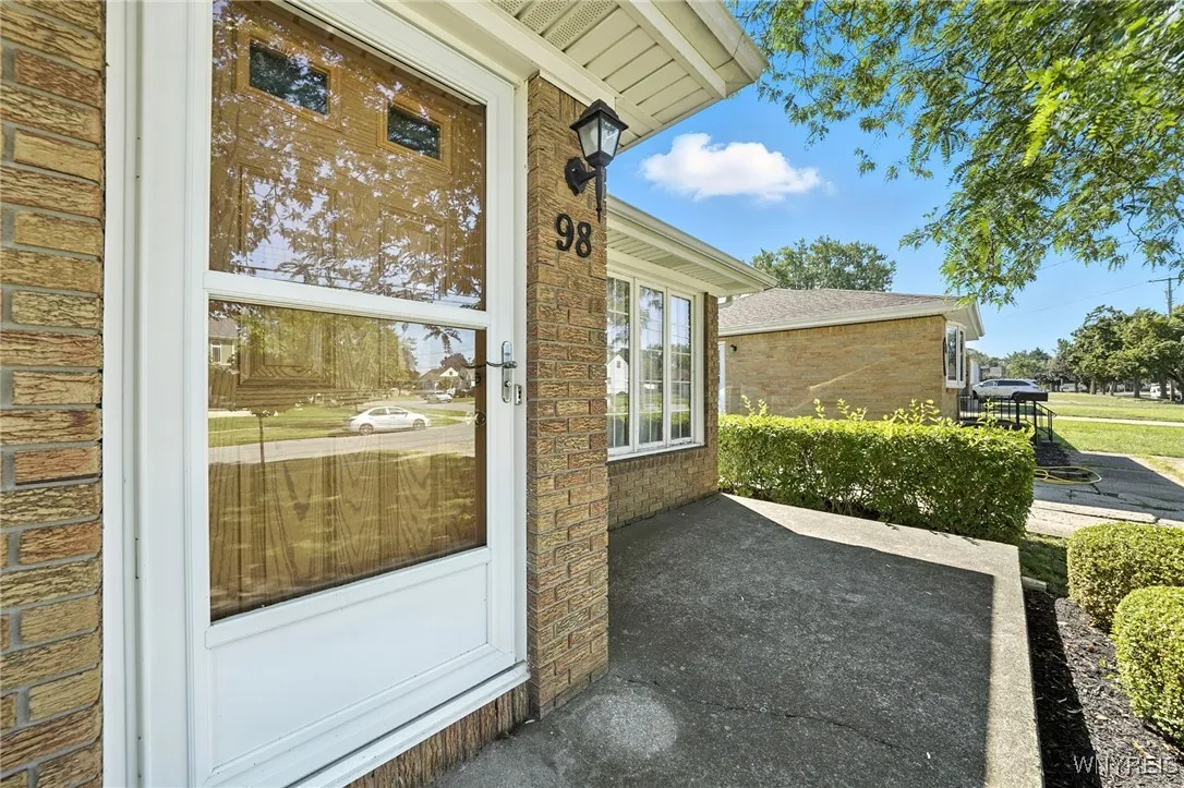 98 6th Ave, Lancaster, New York 14086, Lancaster, New York 14086, 3 Bedrooms Bedrooms, 5 Rooms Rooms,1 BathroomBathrooms,Residential,For Sale,98 6th Ave, Lancaster, New York 14086,B1632844