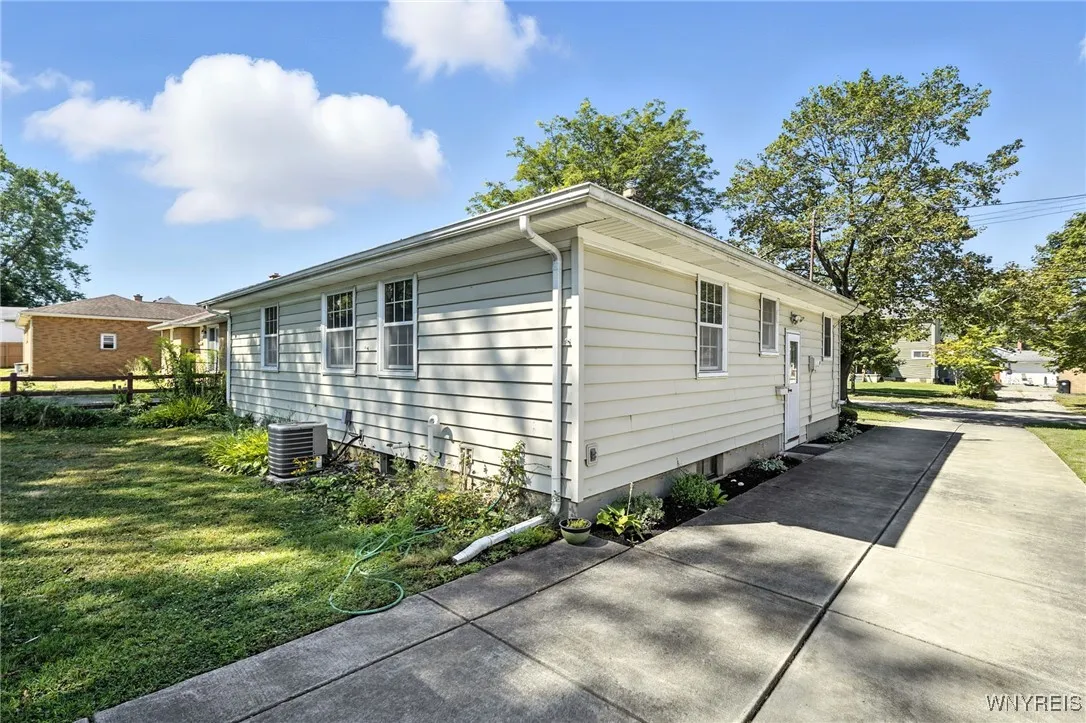98 6th Ave, Lancaster, New York 14086, Lancaster, New York 14086, 3 Bedrooms Bedrooms, 5 Rooms Rooms,1 BathroomBathrooms,Residential,For Sale,98 6th Ave, Lancaster, New York 14086,B1632844