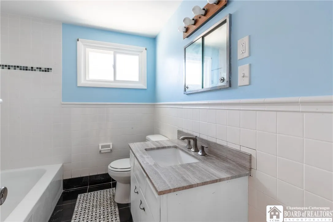 187 Sprucewood Drive 2, Cheektowaga, New York 1422, Cheektowaga, New York 14227, 6 Bedrooms Bedrooms, ,2 BathroomsBathrooms,Residential,For Sale,187 Sprucewood Drive 2, Cheektowaga, New York 1422,R1631602