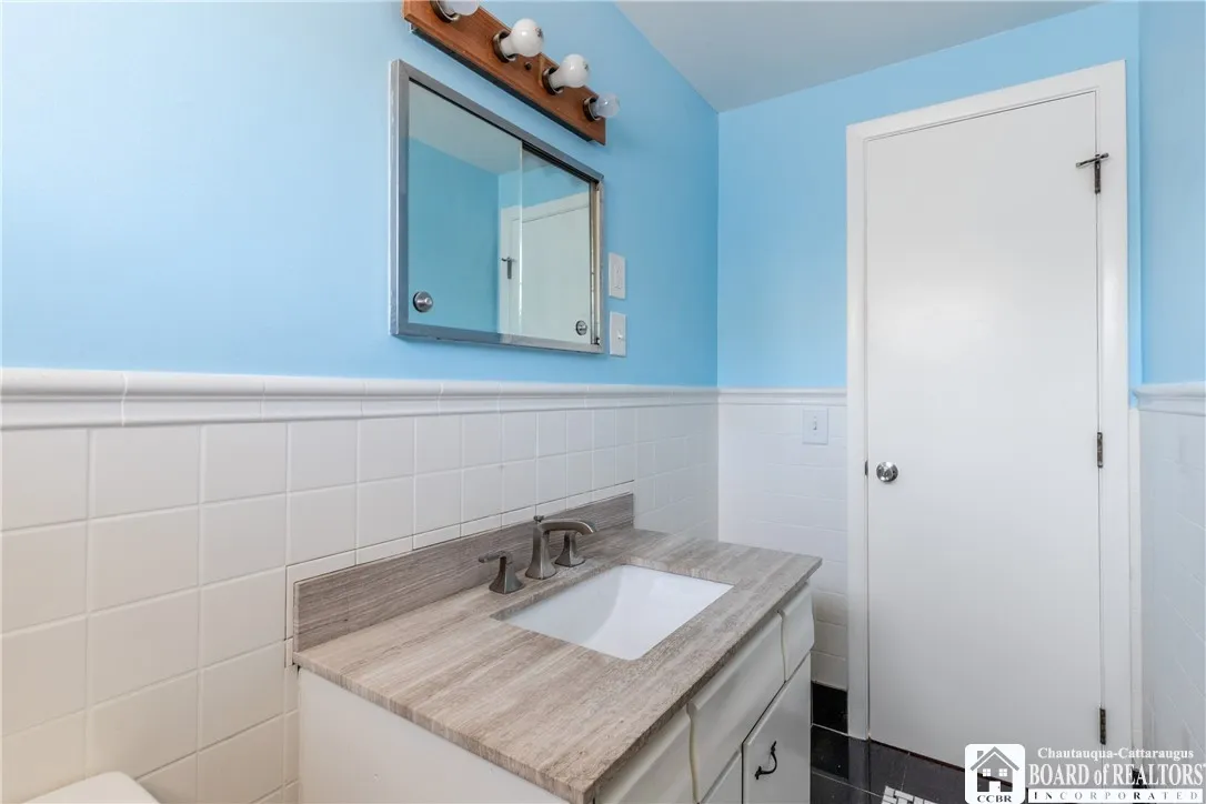 187 Sprucewood Drive 2, Cheektowaga, New York 1422, Cheektowaga, New York 14227, 6 Bedrooms Bedrooms, ,2 BathroomsBathrooms,Residential,For Sale,187 Sprucewood Drive 2, Cheektowaga, New York 1422,R1631602