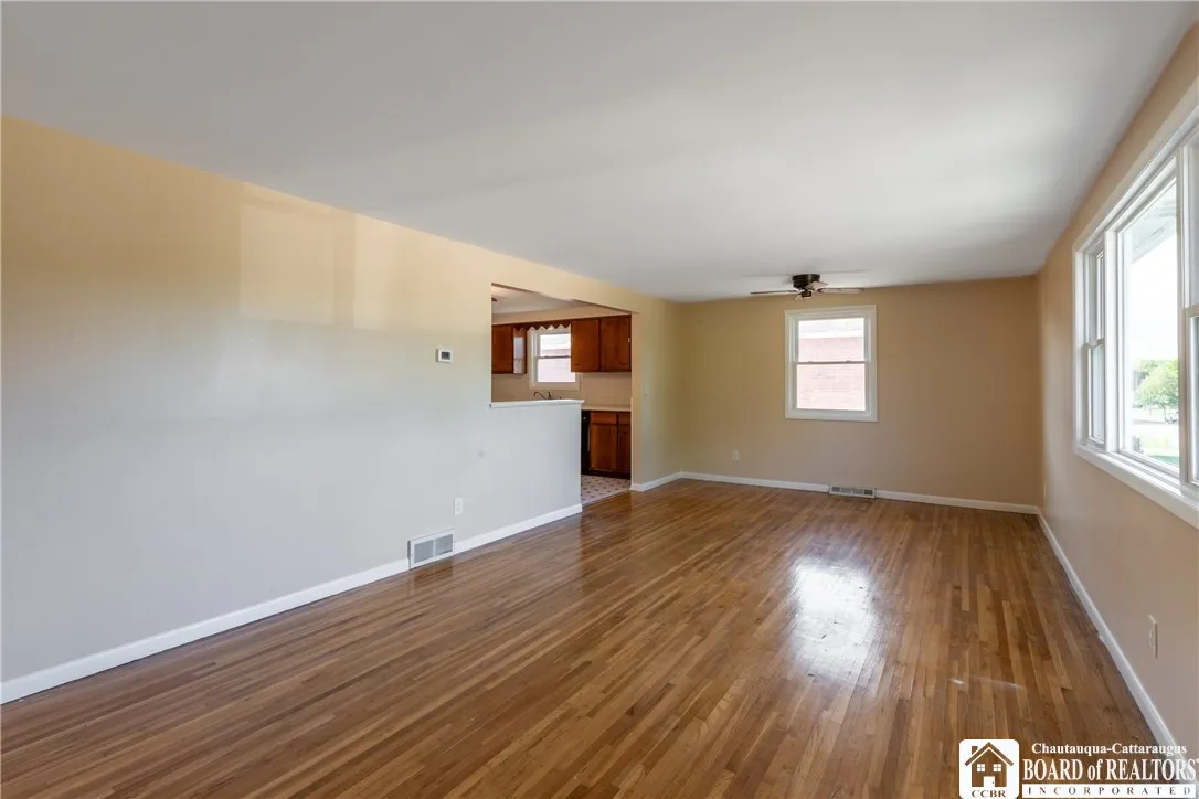 187 Sprucewood Drive 2, Cheektowaga, New York 1422, Cheektowaga, New York 14227, 6 Bedrooms Bedrooms, ,2 BathroomsBathrooms,Residential,For Sale,187 Sprucewood Drive 2, Cheektowaga, New York 1422,R1631602