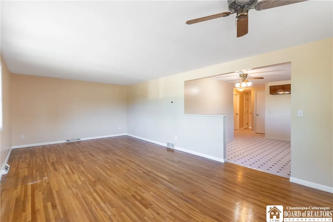 187 Sprucewood Drive 2, Cheektowaga, New York 1422, Cheektowaga, New York 14227, 6 Bedrooms Bedrooms, ,2 BathroomsBathrooms,Residential,For Sale,187 Sprucewood Drive 2, Cheektowaga, New York 1422,R1631602
