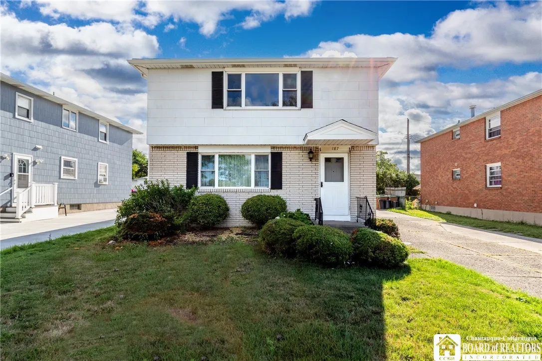 187 Sprucewood Drive 2, Cheektowaga, New York 1422, Cheektowaga, New York 14227, 6 Bedrooms Bedrooms, ,2 BathroomsBathrooms,Residential,For Sale,187 Sprucewood Drive 2, Cheektowaga, New York 1422,R1631602