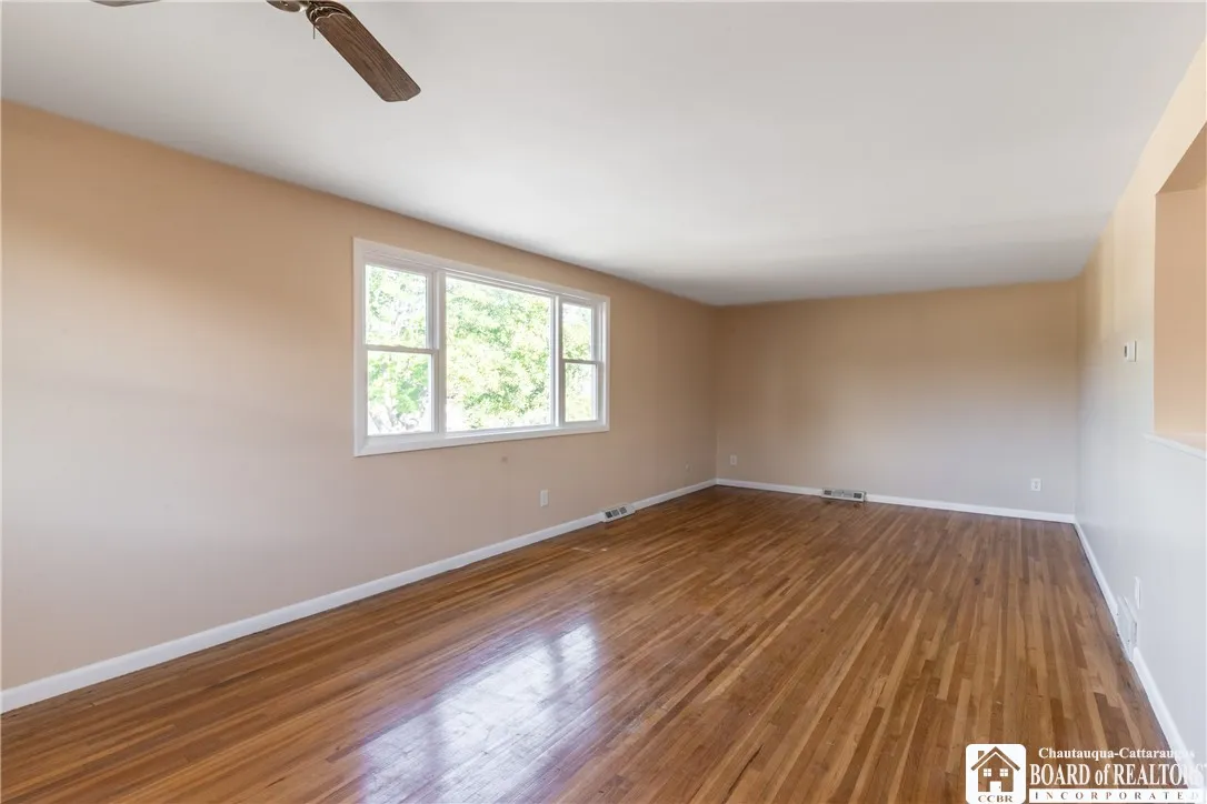187 Sprucewood Drive 2, Cheektowaga, New York 1422, Cheektowaga, New York 14227, 6 Bedrooms Bedrooms, ,2 BathroomsBathrooms,Residential,For Sale,187 Sprucewood Drive 2, Cheektowaga, New York 1422,R1631602