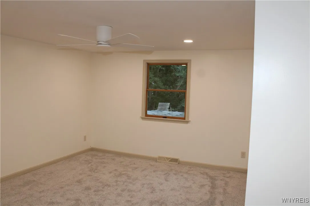 102 Aspenwood Circle, Cicero, New York 13212, Cicero, New York 13212, 3 Bedrooms Bedrooms, 7 Rooms Rooms,1 BathroomBathrooms,Residential,For Sale,102 Aspenwood Circle, Cicero, New York 13212,B1632963