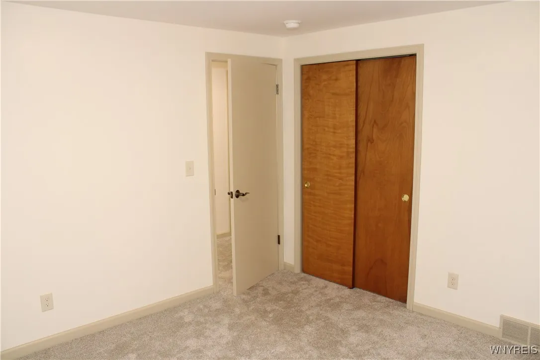 102 Aspenwood Circle, Cicero, New York 13212, Cicero, New York 13212, 3 Bedrooms Bedrooms, 7 Rooms Rooms,1 BathroomBathrooms,Residential,For Sale,102 Aspenwood Circle, Cicero, New York 13212,B1632963