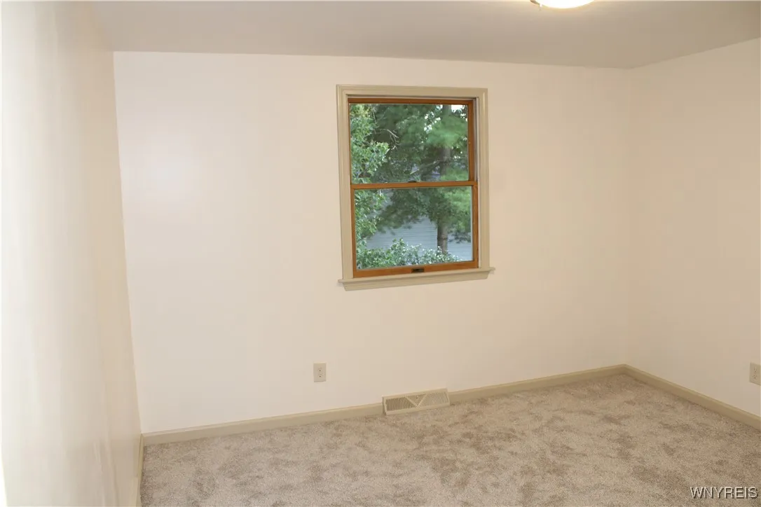 102 Aspenwood Circle, Cicero, New York 13212, Cicero, New York 13212, 3 Bedrooms Bedrooms, 7 Rooms Rooms,1 BathroomBathrooms,Residential,For Sale,102 Aspenwood Circle, Cicero, New York 13212,B1632963