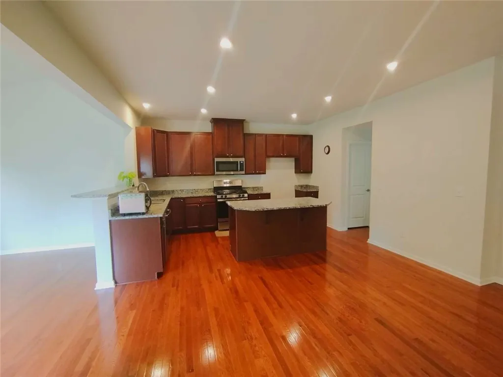 708 Hillspring, Webster, New York 14580, Webster, New York 14580, 4 Bedrooms Bedrooms, 12 Rooms Rooms,2 BathroomsBathrooms,Residential,For Sale,708 Hillspring, Webster, New York 14580,R1633208