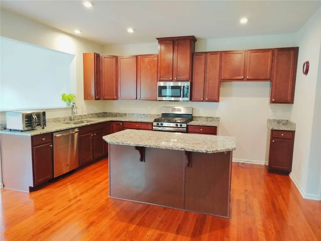 708 Hillspring, Webster, New York 14580, Webster, New York 14580, 4 Bedrooms Bedrooms, 12 Rooms Rooms,2 BathroomsBathrooms,Residential,For Sale,708 Hillspring, Webster, New York 14580,R1633208