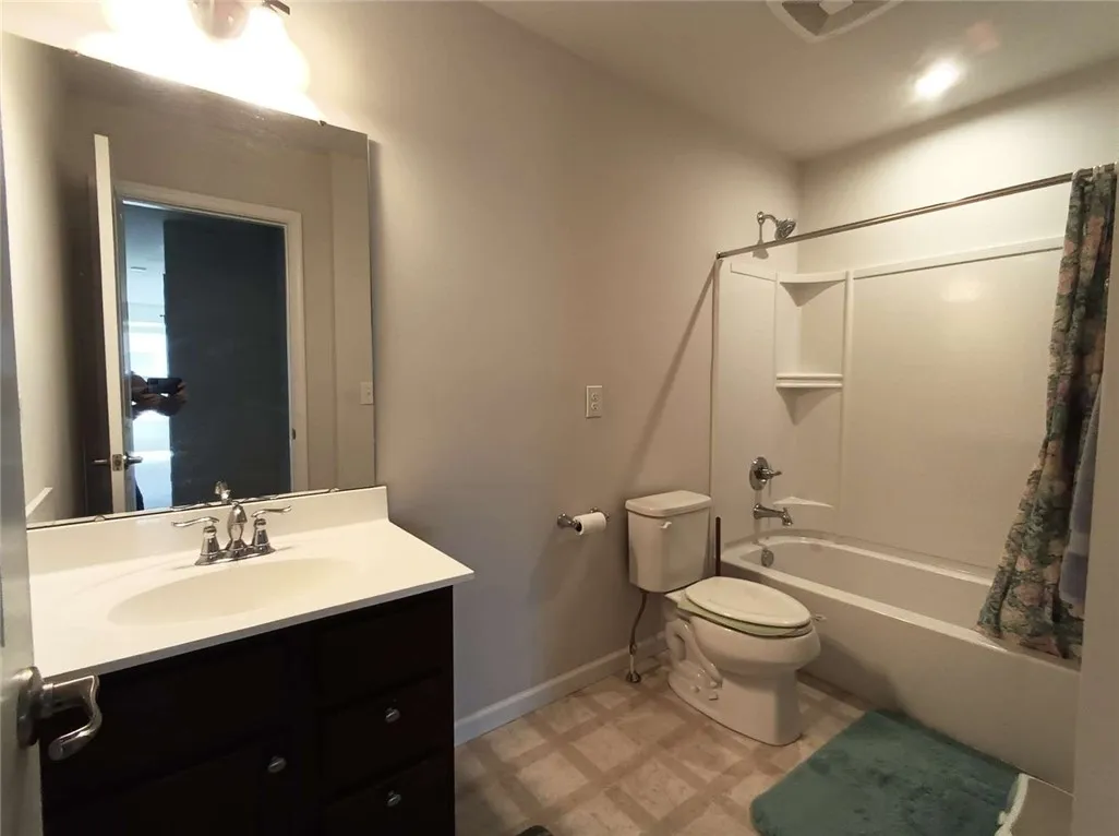 708 Hillspring, Webster, New York 14580, Webster, New York 14580, 4 Bedrooms Bedrooms, 12 Rooms Rooms,2 BathroomsBathrooms,Residential,For Sale,708 Hillspring, Webster, New York 14580,R1633208
