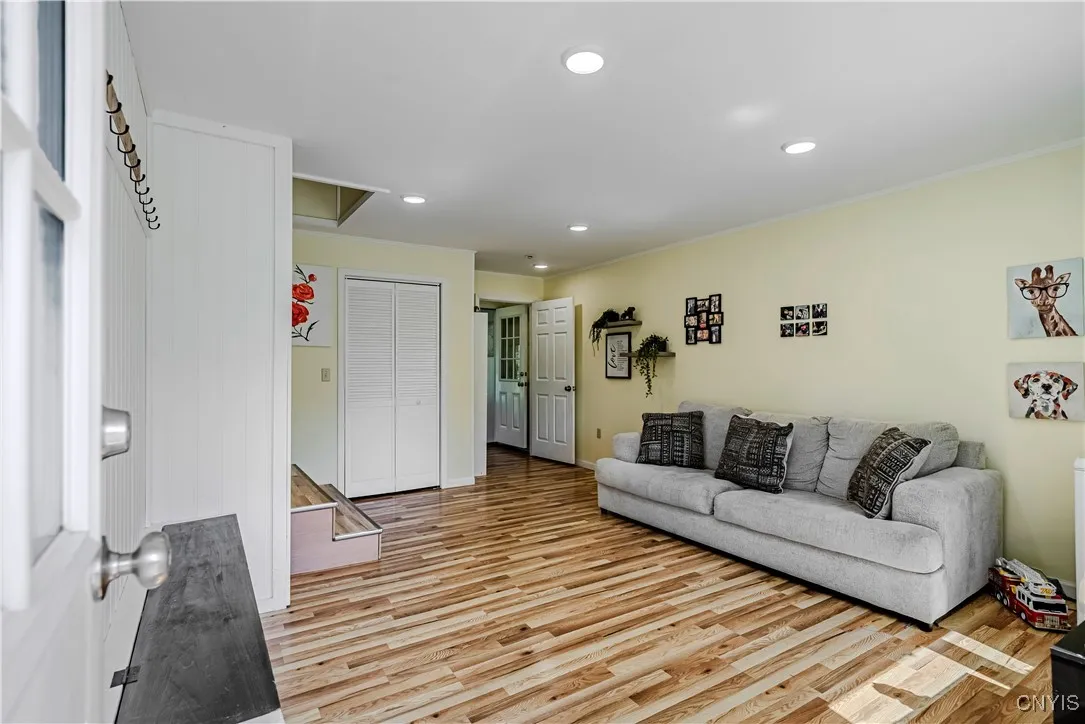 131 Fairway Drive, New Hartford, New York 13413, New Hartford, New York 13413, 3 Bedrooms Bedrooms, 8 Rooms Rooms,2 BathroomsBathrooms,Residential,For Sale,131 Fairway Drive, New Hartford, New York 13413,S1632057