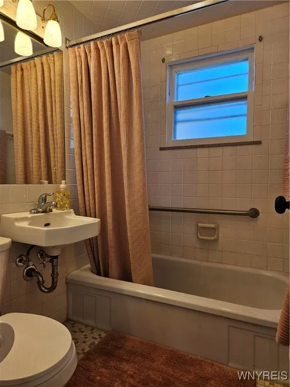 1292 Cleveland Drive, Cheektowaga, New York 14225, Cheektowaga, New York 14225, 4 Bedrooms Bedrooms, 6 Rooms Rooms,1 BathroomBathrooms,Residential Lease,For Rent,1292 Cleveland Drive, Cheektowaga, New York 14225,B1633020