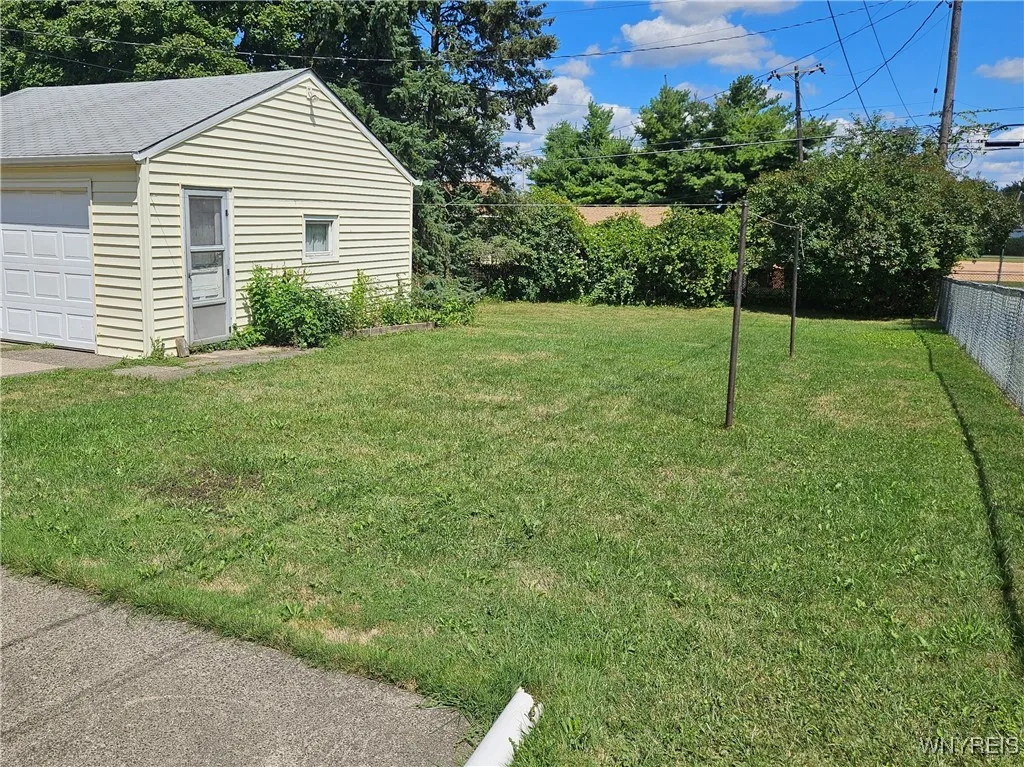 1292 Cleveland Drive, Cheektowaga, New York 14225, Cheektowaga, New York 14225, 4 Bedrooms Bedrooms, 6 Rooms Rooms,1 BathroomBathrooms,Residential Lease,For Rent,1292 Cleveland Drive, Cheektowaga, New York 14225,B1633020