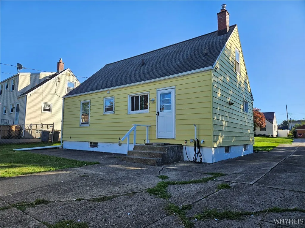 1292 Cleveland Drive, Cheektowaga, New York 14225, Cheektowaga, New York 14225, 4 Bedrooms Bedrooms, 6 Rooms Rooms,1 BathroomBathrooms,Residential Lease,For Rent,1292 Cleveland Drive, Cheektowaga, New York 14225,B1633020