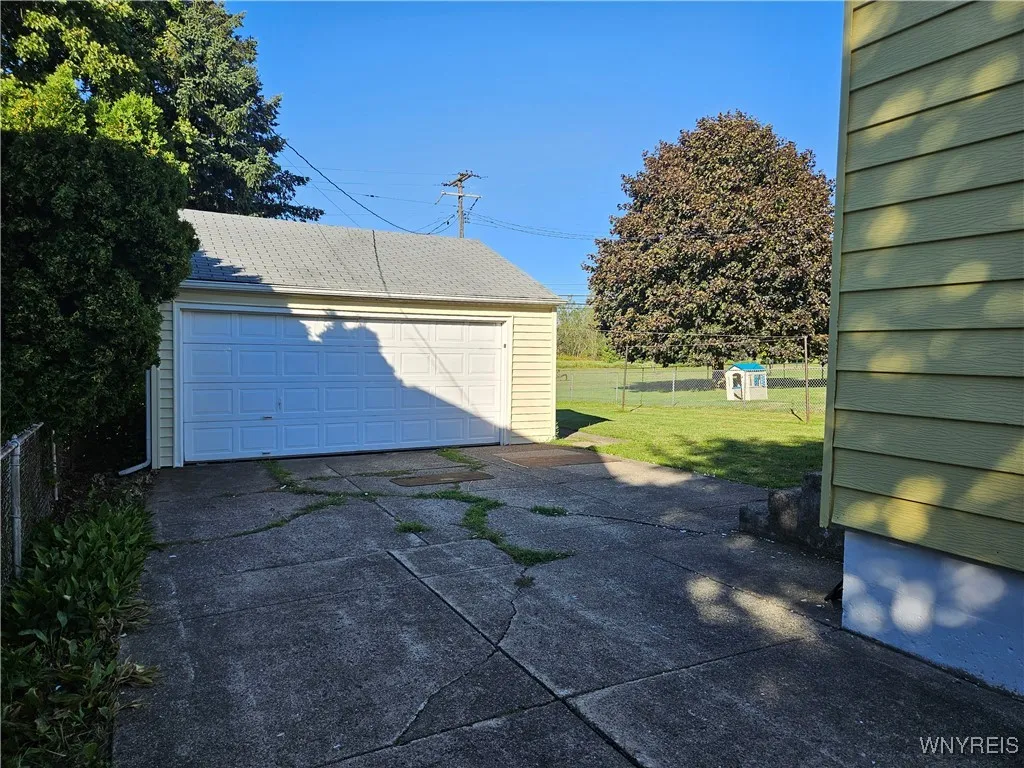 1292 Cleveland Drive, Cheektowaga, New York 14225, Cheektowaga, New York 14225, 4 Bedrooms Bedrooms, 6 Rooms Rooms,1 BathroomBathrooms,Residential Lease,For Rent,1292 Cleveland Drive, Cheektowaga, New York 14225,B1633020