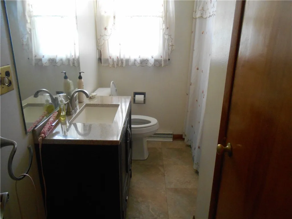 111 Palmer Street, Auburn, New York 13021, Auburn, New York 13021, 2 Bedrooms Bedrooms, 7 Rooms Rooms,2 BathroomsBathrooms,Residential,For Sale,111 Palmer Street, Auburn, New York 13021,R1633211