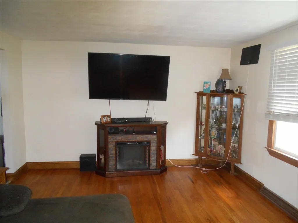 111 Palmer Street, Auburn, New York 13021, Auburn, New York 13021, 2 Bedrooms Bedrooms, 7 Rooms Rooms,2 BathroomsBathrooms,Residential,For Sale,111 Palmer Street, Auburn, New York 13021,R1633211