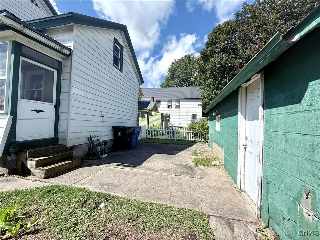 62 Elm Street, Cortland, New York 13045, Cortland, New York 13045, 3 Bedrooms Bedrooms, 9 Rooms Rooms,1 BathroomBathrooms,Residential Lease,For Rent,62 Elm Street, Cortland, New York 13045,S1632387