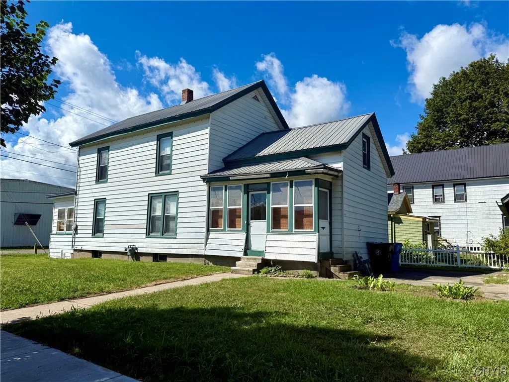 62 Elm Street, Cortland, New York 13045, Cortland, New York 13045, 3 Bedrooms Bedrooms, 9 Rooms Rooms,1 BathroomBathrooms,Residential Lease,For Rent,62 Elm Street, Cortland, New York 13045,S1632387