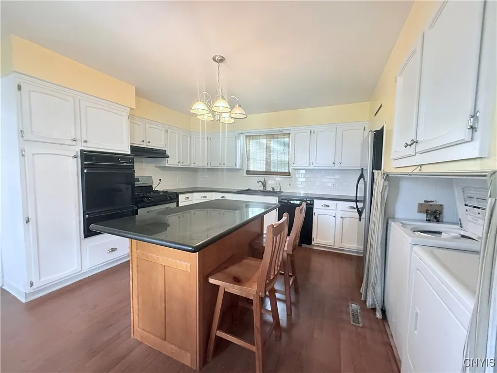 62 Elm Street, Cortland, New York 13045, Cortland, New York 13045, 3 Bedrooms Bedrooms, 9 Rooms Rooms,1 BathroomBathrooms,Residential Lease,For Rent,62 Elm Street, Cortland, New York 13045,S1632387