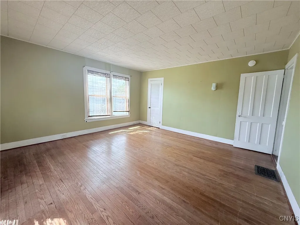 62 Elm Street, Cortland, New York 13045, Cortland, New York 13045, 3 Bedrooms Bedrooms, 9 Rooms Rooms,1 BathroomBathrooms,Residential Lease,For Rent,62 Elm Street, Cortland, New York 13045,S1632387