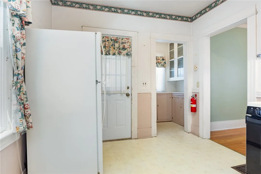 1014 Garson Ave, Rochester, New York 14609, Rochester, New York 14609, 3 Bedrooms Bedrooms, 6 Rooms Rooms,1 BathroomBathrooms,Residential,For Sale,1014 Garson Ave, Rochester, New York 14609,R1633185