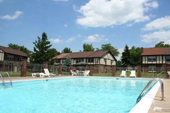 4389 Apt #6 Chestnut Ridge, Amherst, New York 1422, Amherst, New York 14228, 2 Bedrooms Bedrooms, 4 Rooms Rooms,1 BathroomBathrooms,Residential Lease,For Rent,4389 Apt #6 Chestnut Ridge, Amherst, New York 1422,B1633222