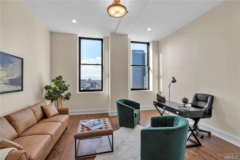 674 Main Street 5, Buffalo, New York 14202, Buffalo, New York 14202, 2 Bedrooms Bedrooms, 8 Rooms Rooms,2 BathroomsBathrooms,Residential Lease,For Rent,674 Main Street 5, Buffalo, New York 14202,B1632614