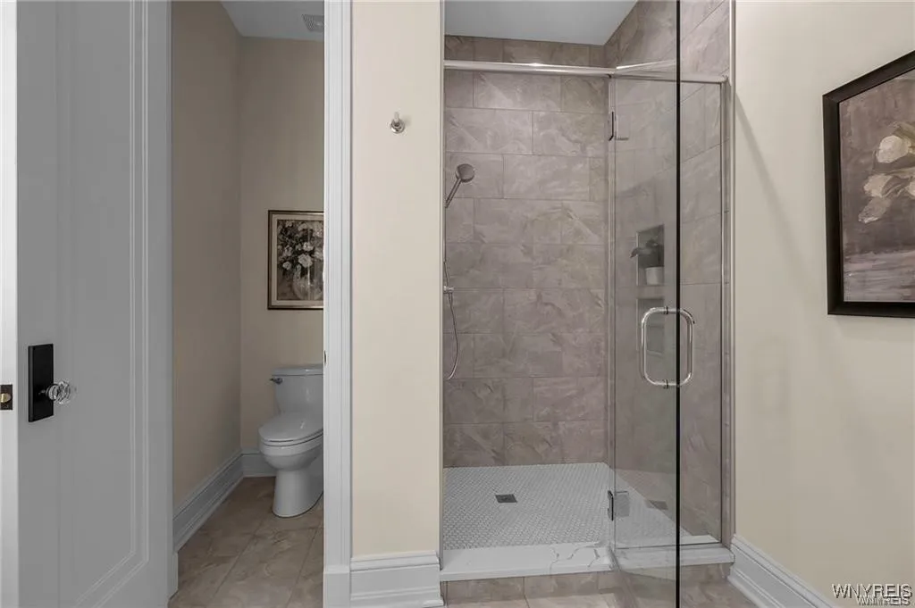 674 Main Street 5, Buffalo, New York 14202, Buffalo, New York 14202, 2 Bedrooms Bedrooms, 8 Rooms Rooms,2 BathroomsBathrooms,Residential Lease,For Rent,674 Main Street 5, Buffalo, New York 14202,B1632614