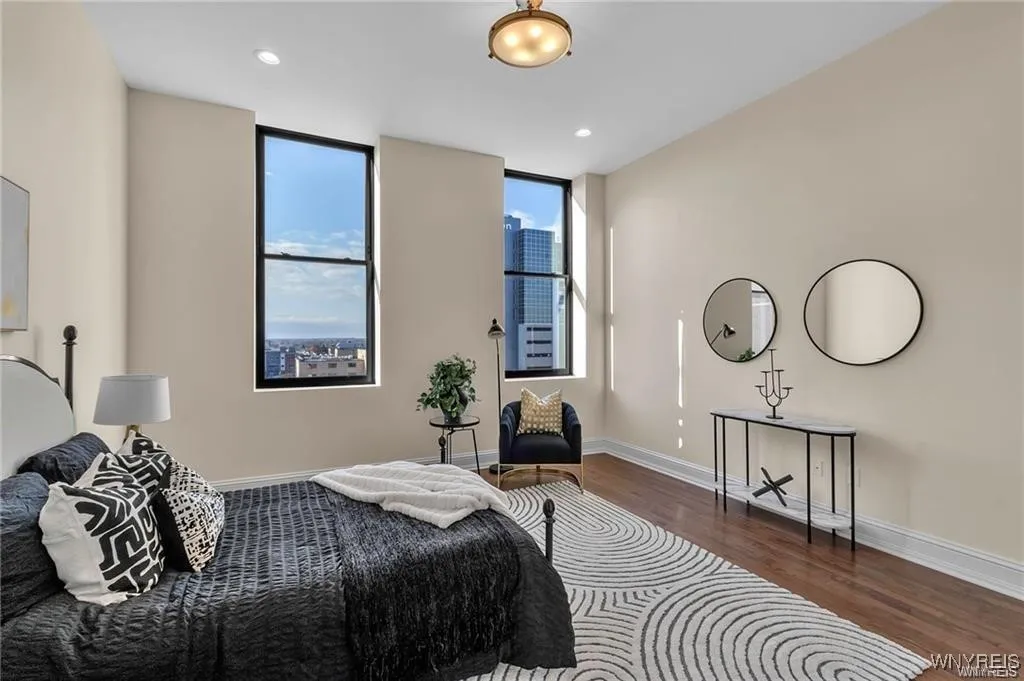 674 Main Street 5, Buffalo, New York 14202, Buffalo, New York 14202, 2 Bedrooms Bedrooms, 8 Rooms Rooms,2 BathroomsBathrooms,Residential Lease,For Rent,674 Main Street 5, Buffalo, New York 14202,B1632614