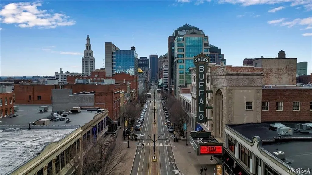 674 Main Street 5, Buffalo, New York 14202, Buffalo, New York 14202, 2 Bedrooms Bedrooms, 8 Rooms Rooms,2 BathroomsBathrooms,Residential Lease,For Rent,674 Main Street 5, Buffalo, New York 14202,B1632614
