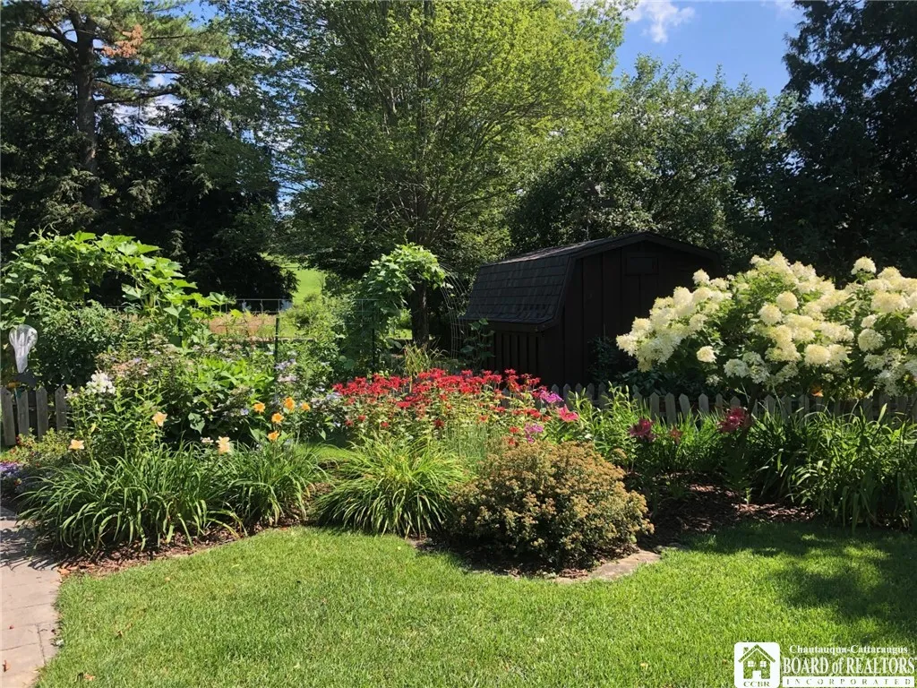 ...amazing landscaping!