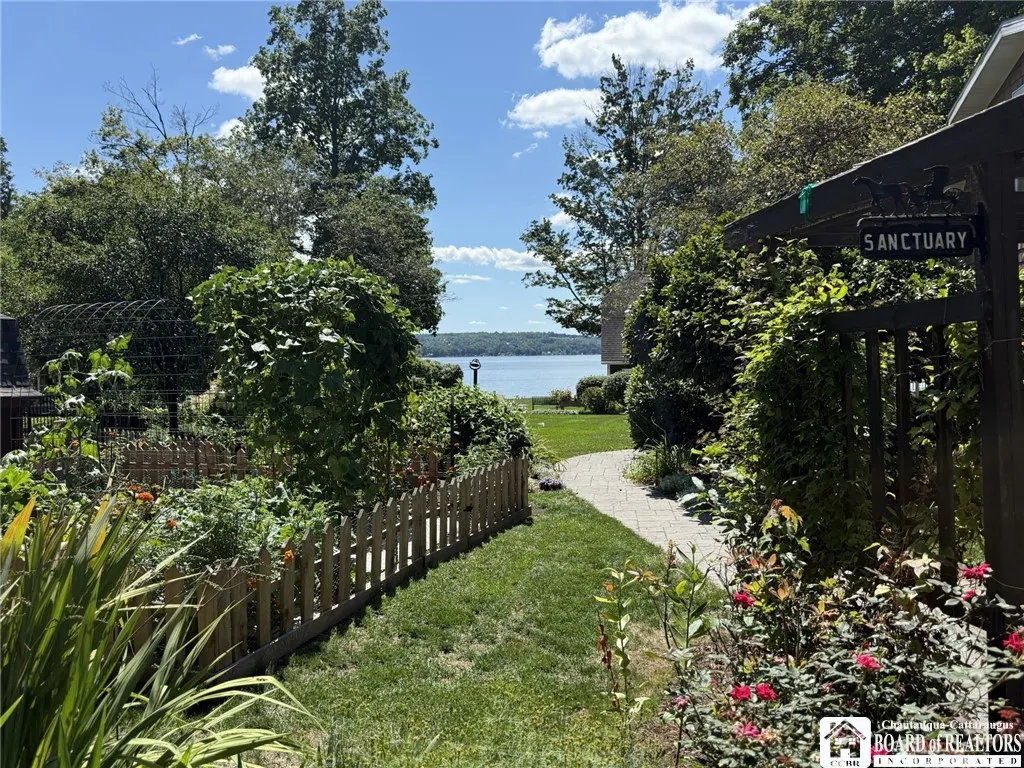Stamped walkway from driveway to house