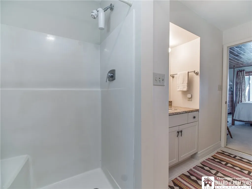 Separate shower stall