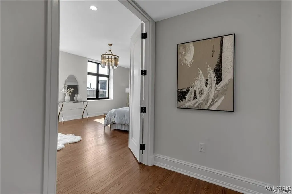 674 Main Street 4, Buffalo, New York 14202, Buffalo, New York 14202, 2 Bedrooms Bedrooms, 8 Rooms Rooms,2 BathroomsBathrooms,Residential,For Sale,674 Main Street 4, Buffalo, New York 14202,B1632610