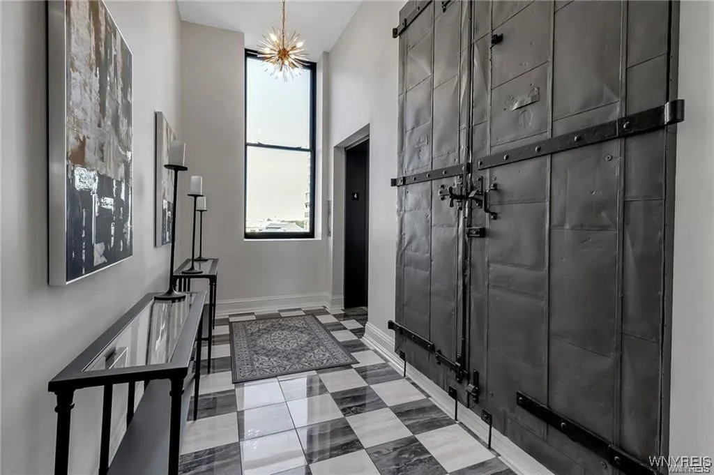 674 Main Street 4, Buffalo, New York 14202, Buffalo, New York 14202, 2 Bedrooms Bedrooms, 8 Rooms Rooms,2 BathroomsBathrooms,Residential,For Sale,674 Main Street 4, Buffalo, New York 14202,B1632610