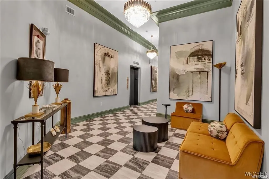 674 Main Street 4, Buffalo, New York 14202, Buffalo, New York 14202, 2 Bedrooms Bedrooms, 8 Rooms Rooms,2 BathroomsBathrooms,Residential,For Sale,674 Main Street 4, Buffalo, New York 14202,B1632610