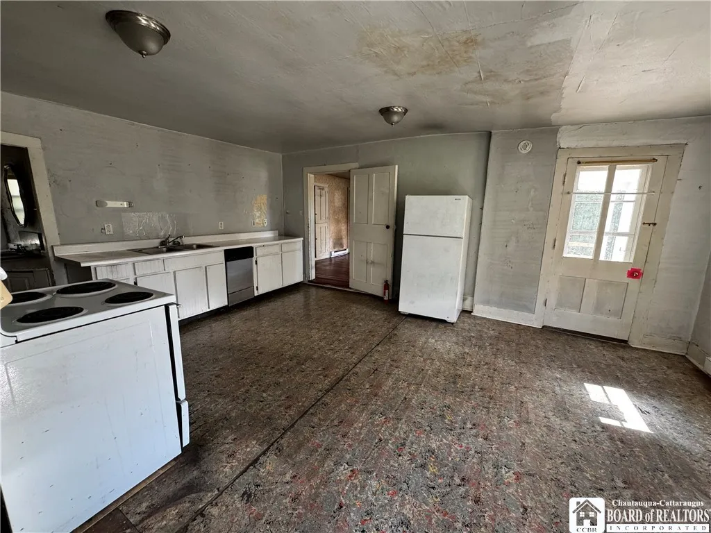 58 North Erie Street, Chautauqua, New York 14757, Chautauqua, New York 14757, 3 Bedrooms Bedrooms, 11 Rooms Rooms,1 BathroomBathrooms,Residential,For Sale,58 North Erie Street, Chautauqua, New York 14757,R1633033