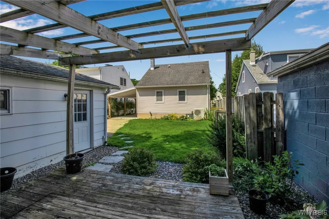 39 Delray Avenue, West Seneca, New York 14224, West Seneca, New York 14224, 3 Bedrooms Bedrooms, 8 Rooms Rooms,2 BathroomsBathrooms,Residential,For Sale,39 Delray Avenue, West Seneca, New York 14224,B1632847
