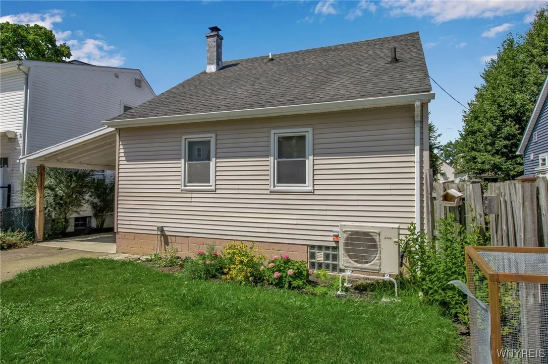 39 Delray Avenue, West Seneca, New York 14224, West Seneca, New York 14224, 3 Bedrooms Bedrooms, 8 Rooms Rooms,2 BathroomsBathrooms,Residential,For Sale,39 Delray Avenue, West Seneca, New York 14224,B1632847