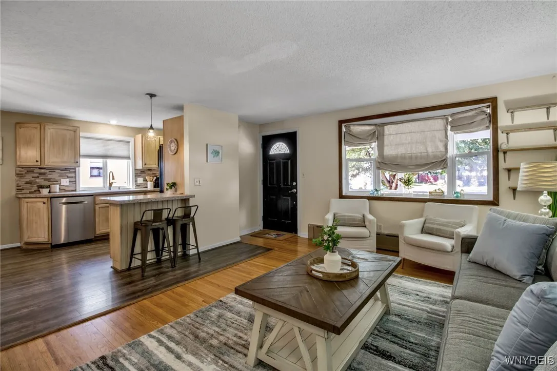 39 Delray Avenue, West Seneca, New York 14224, West Seneca, New York 14224, 3 Bedrooms Bedrooms, 8 Rooms Rooms,2 BathroomsBathrooms,Residential,For Sale,39 Delray Avenue, West Seneca, New York 14224,B1632847
