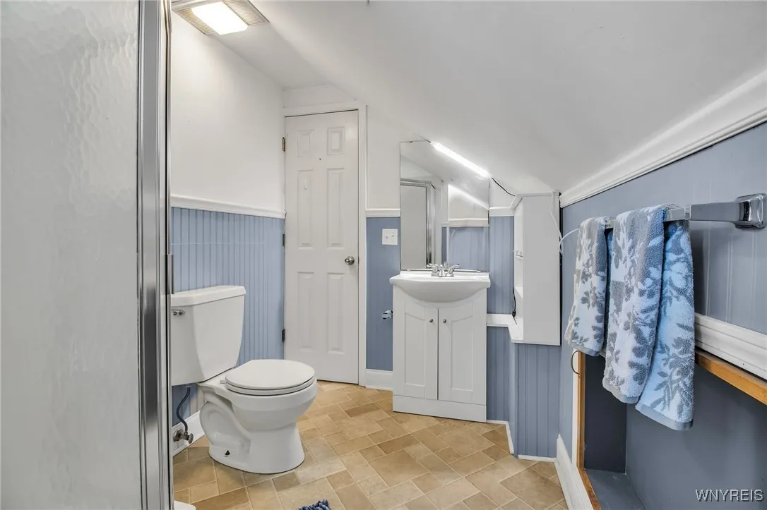 39 Delray Avenue, West Seneca, New York 14224, West Seneca, New York 14224, 3 Bedrooms Bedrooms, 8 Rooms Rooms,2 BathroomsBathrooms,Residential,For Sale,39 Delray Avenue, West Seneca, New York 14224,B1632847