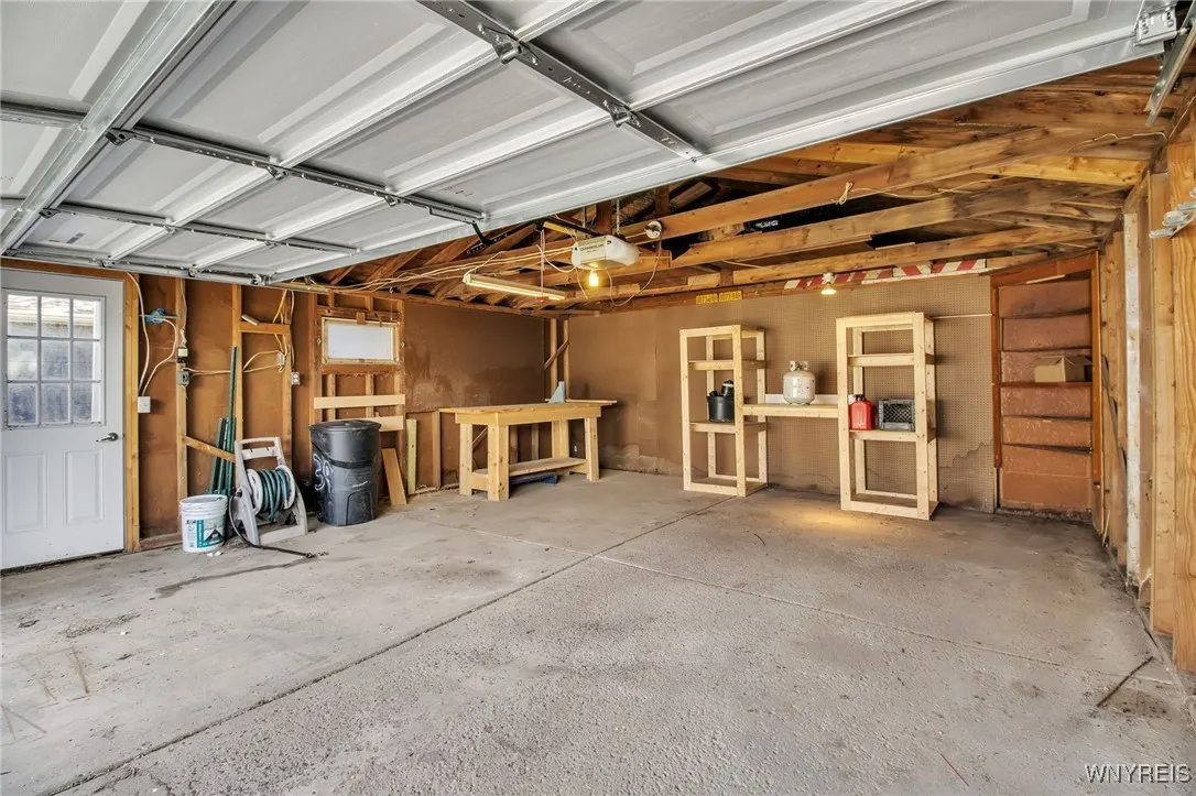 39 Delray Avenue, West Seneca, New York 14224, West Seneca, New York 14224, 3 Bedrooms Bedrooms, 8 Rooms Rooms,2 BathroomsBathrooms,Residential,For Sale,39 Delray Avenue, West Seneca, New York 14224,B1632847