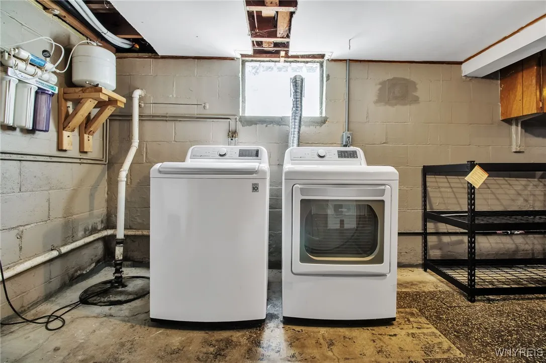 39 Delray Avenue, West Seneca, New York 14224, West Seneca, New York 14224, 3 Bedrooms Bedrooms, 8 Rooms Rooms,2 BathroomsBathrooms,Residential,For Sale,39 Delray Avenue, West Seneca, New York 14224,B1632847