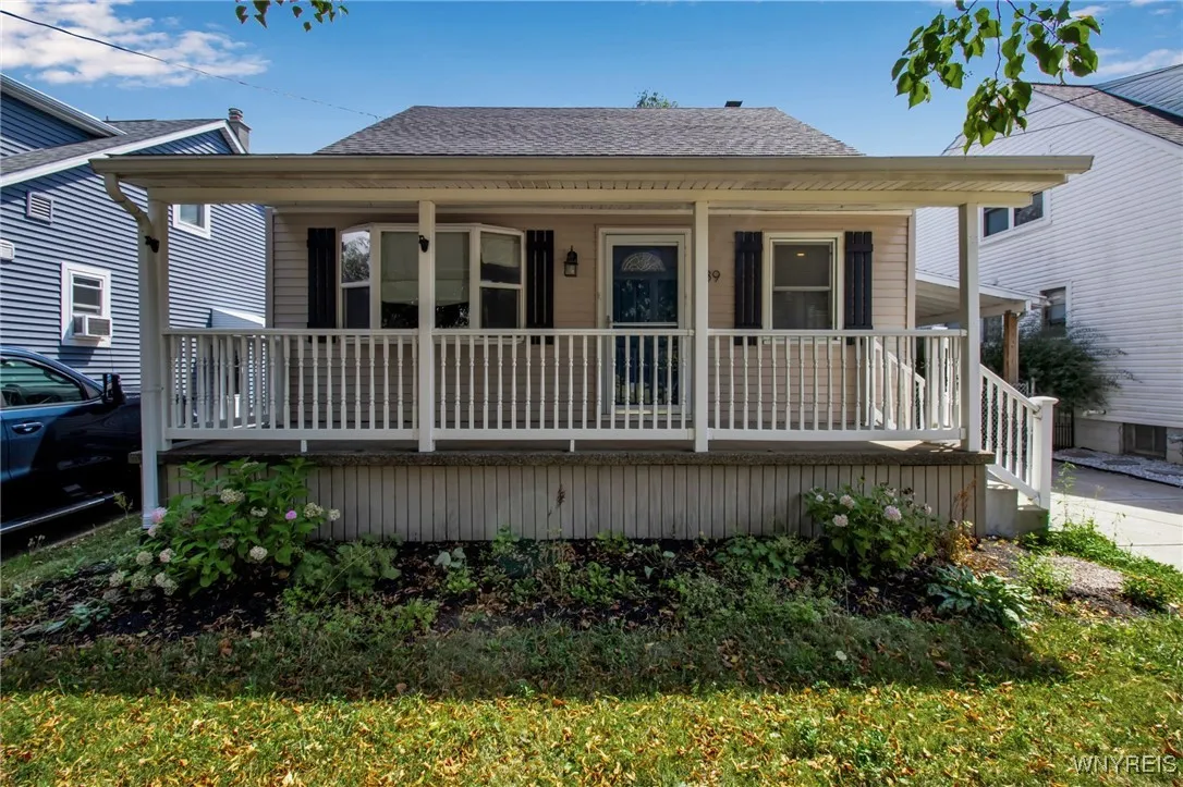 39 Delray Avenue, West Seneca, New York 14224, West Seneca, New York 14224, 3 Bedrooms Bedrooms, 8 Rooms Rooms,2 BathroomsBathrooms,Residential,For Sale,39 Delray Avenue, West Seneca, New York 14224,B1632847